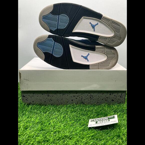 Jordan 4 Retro University Blue Size 10.5 - Picture 5 of 8